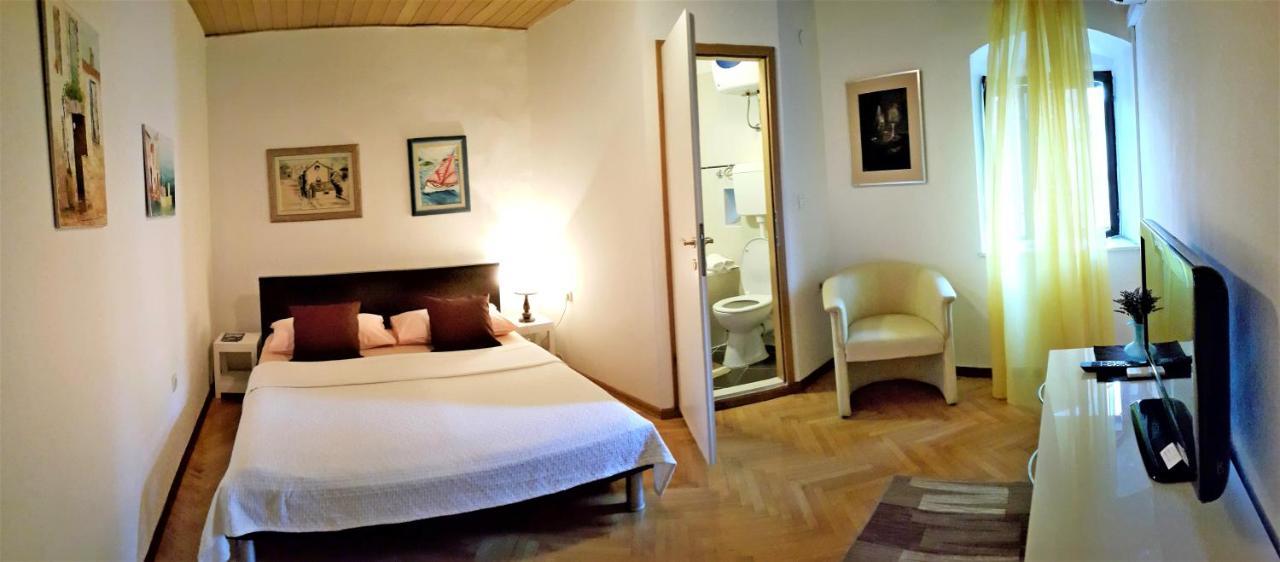 Bruno Split Centre Apartment And Room Ngoại thất bức ảnh