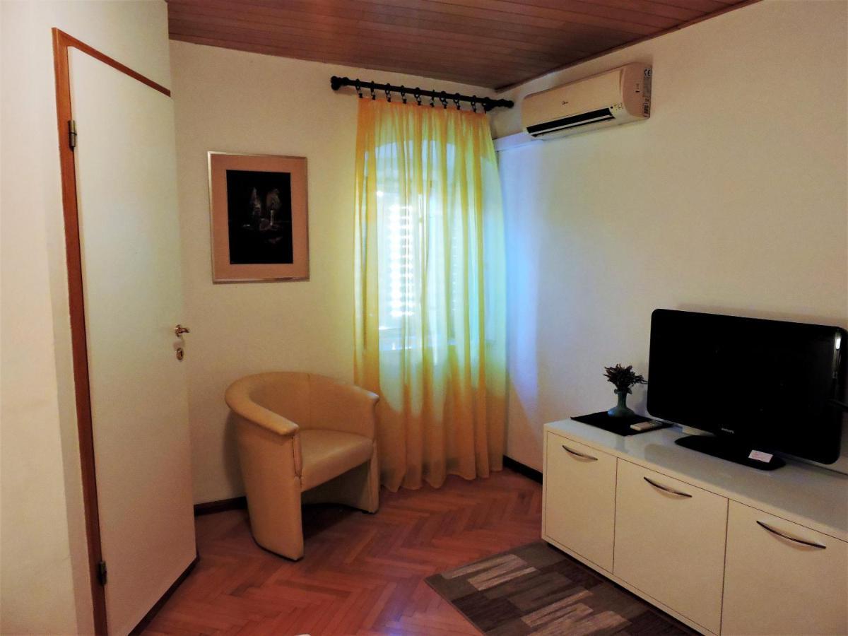 Bruno Split Centre Apartment And Room Ngoại thất bức ảnh