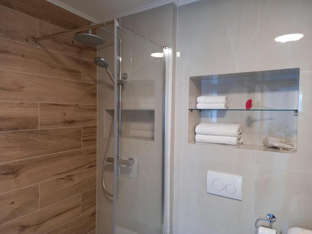 Bruno Split Centre Apartment And Room Ngoại thất bức ảnh