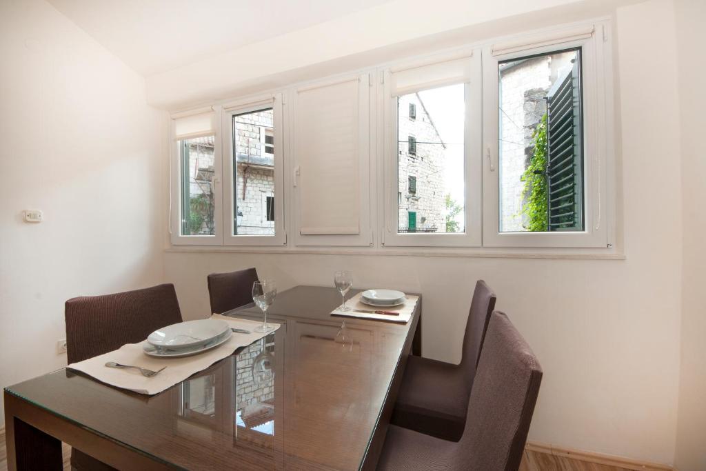 Bruno Split Centre Apartment And Room Ngoại thất bức ảnh
