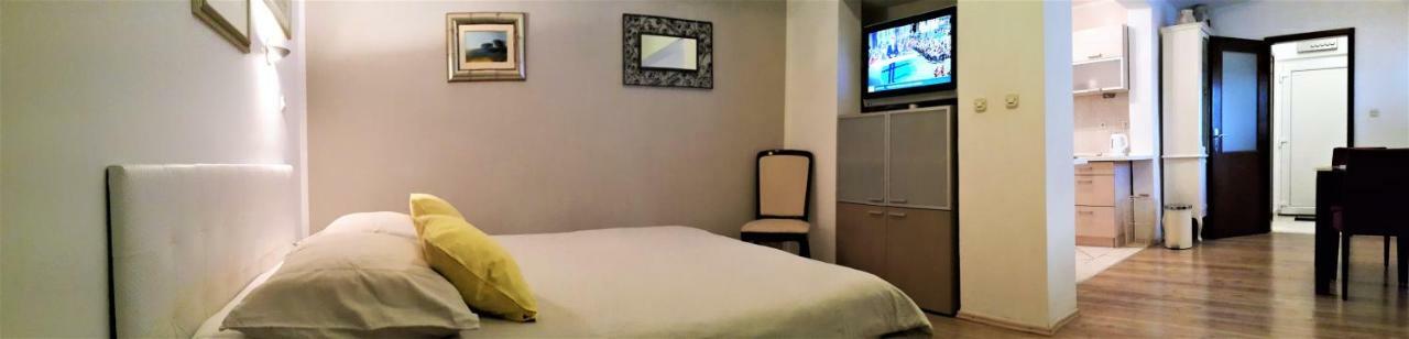 Bruno Split Centre Apartment And Room Ngoại thất bức ảnh