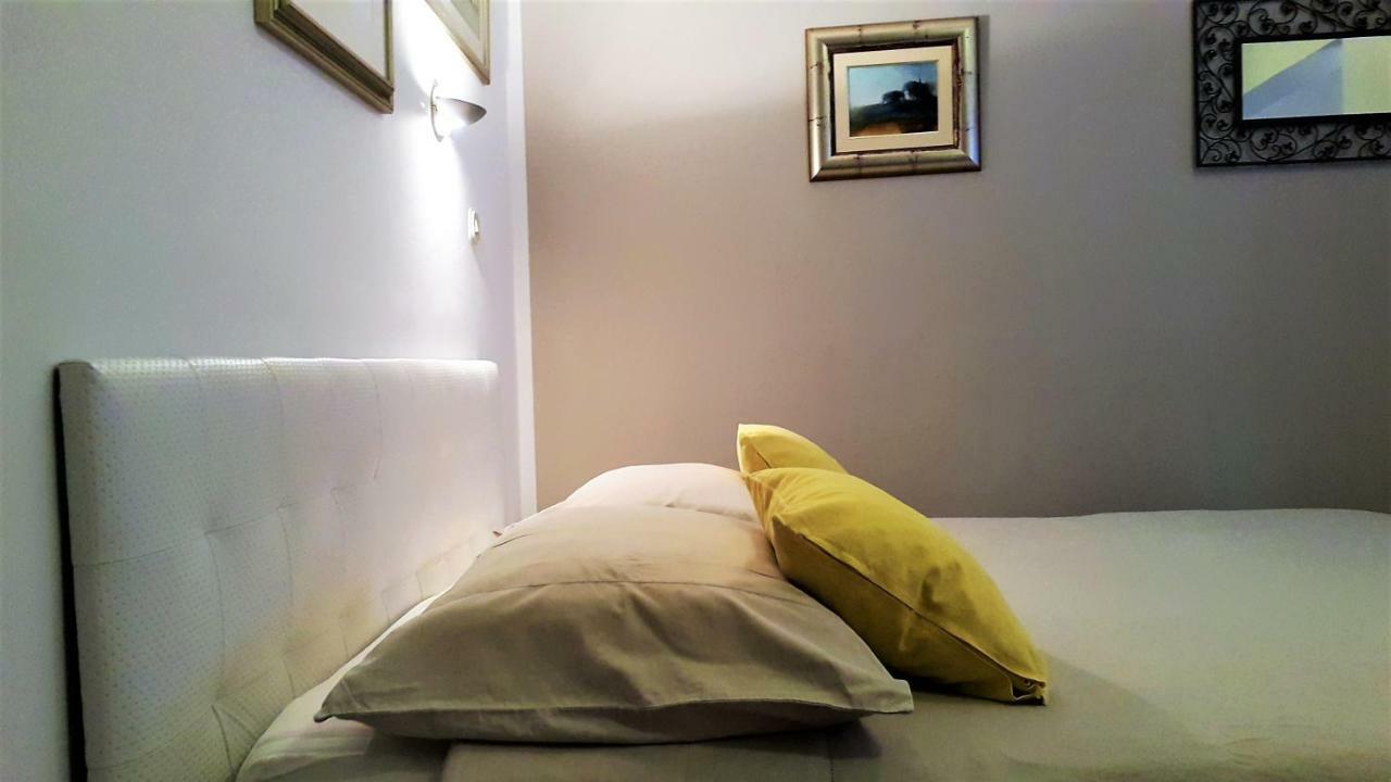 Bruno Split Centre Apartment And Room Ngoại thất bức ảnh